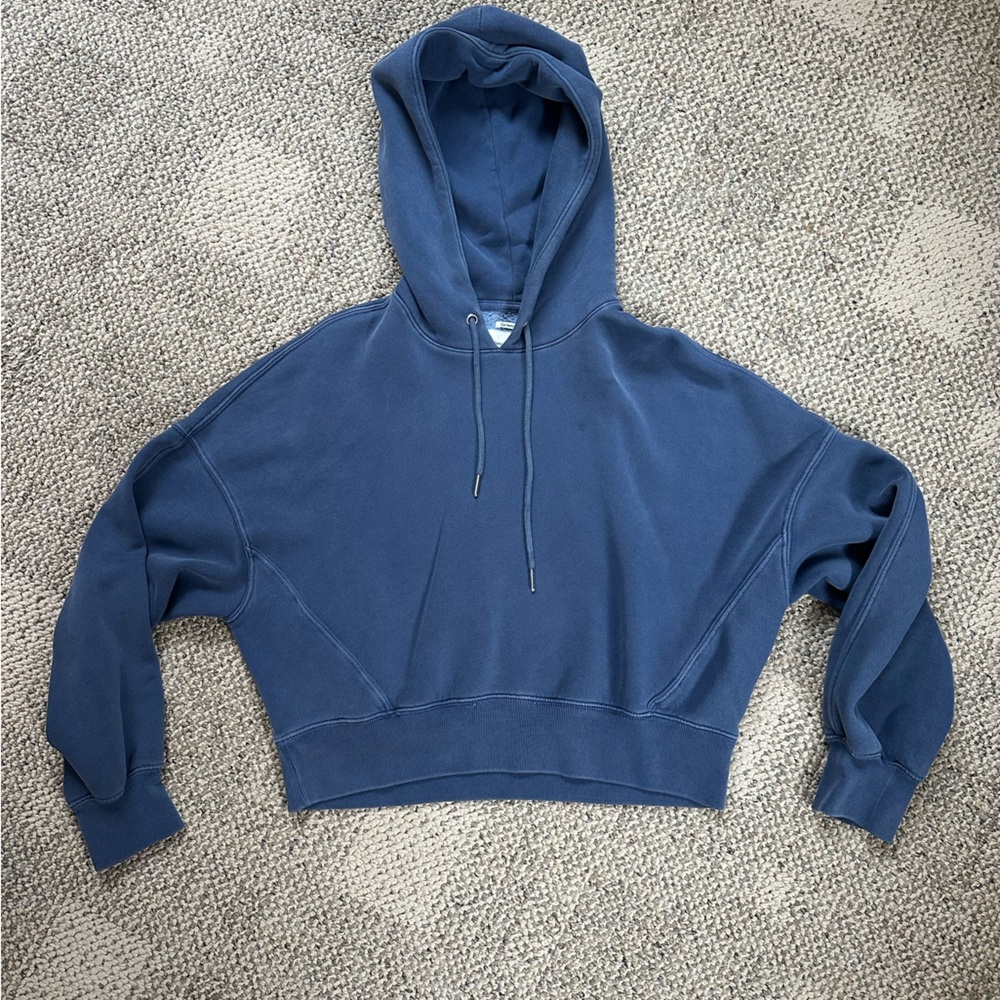 Abercrombie cropped hooded sweatshirt